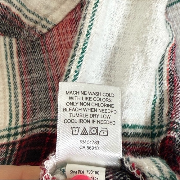 Maurices, Red and Green Flannel Plaid Shirt. Size Medium. Excellent condition! - Picture 5 of 6